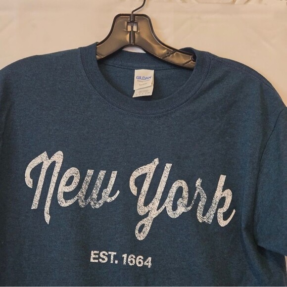 New York Script Yankees Short Sleeve T-Shirt by Gildan Heavy Cotton Size Small - Picture 3 of 10